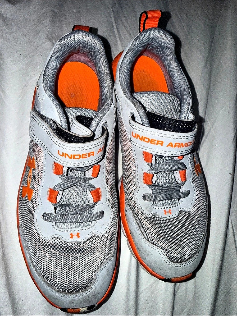 Under Armour Assert 9 AC Kids Sneakers Gray & Orange US 3Y
